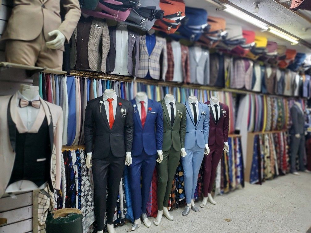 custom suits Dubai